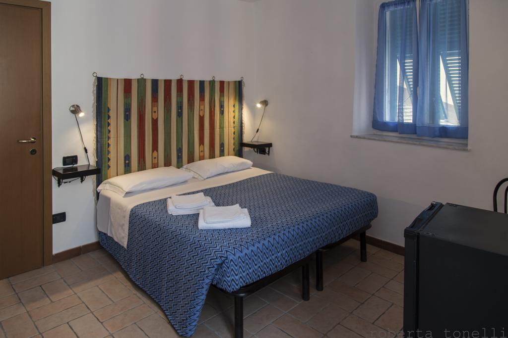 Camere Anna Vernazza Luaran gambar
