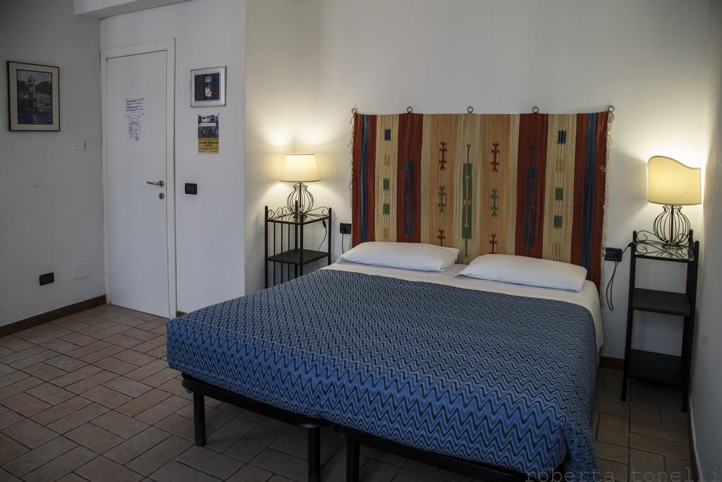 Camere Anna Vernazza Luaran gambar