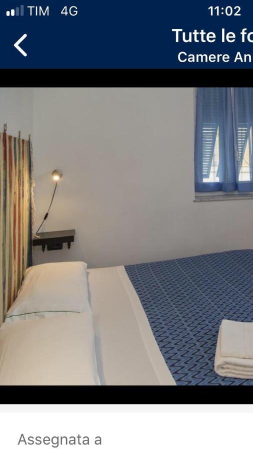 Camere Anna Vernazza Luaran gambar